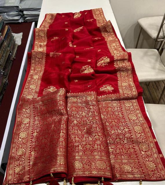 Akshara russian silk surat sadi sel market